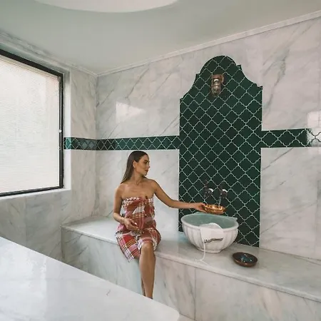 Turunc House מלון *